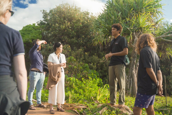 banaam alliance on country cultural experiene with group on gold coast bushland